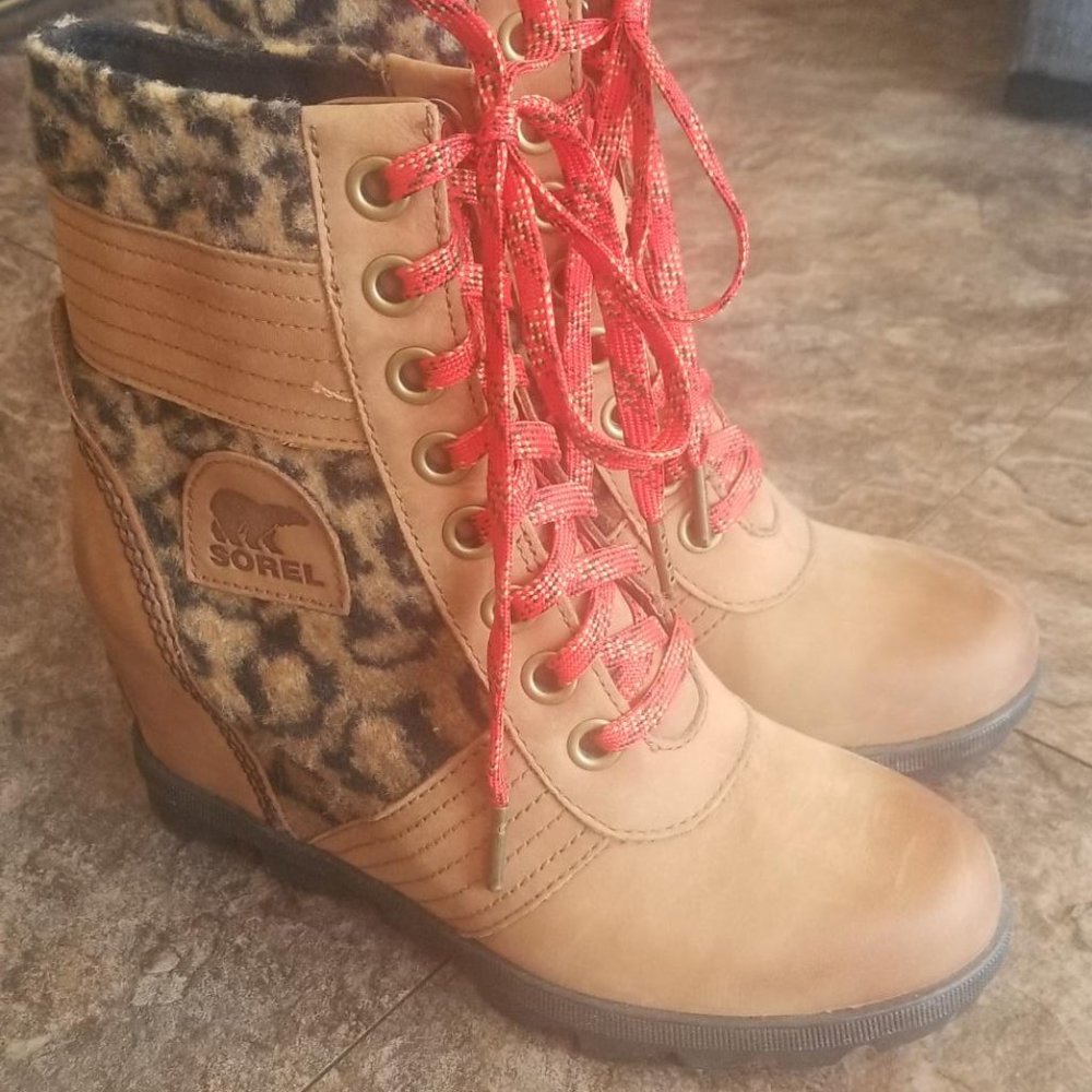 Sorel Women's Size 7 Lexie Faux Fur Cognac Brown Wedge Boots